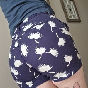 Old Navy Woman's Navy Blue Bermuda Shorts Size 4